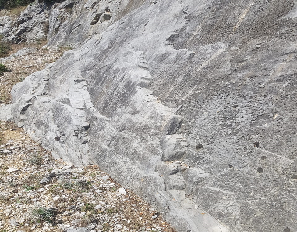 Pllakëzim tektonik, Kodra e Krastës, Elbasan
