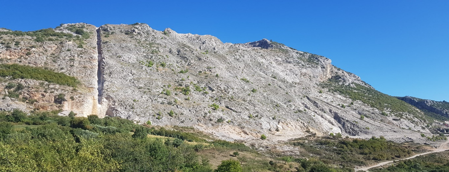 Vrojtimi në terren dhe mbledhja e të dhënave, për thyerjen tektonike tërthore të Letanit, Elbasan